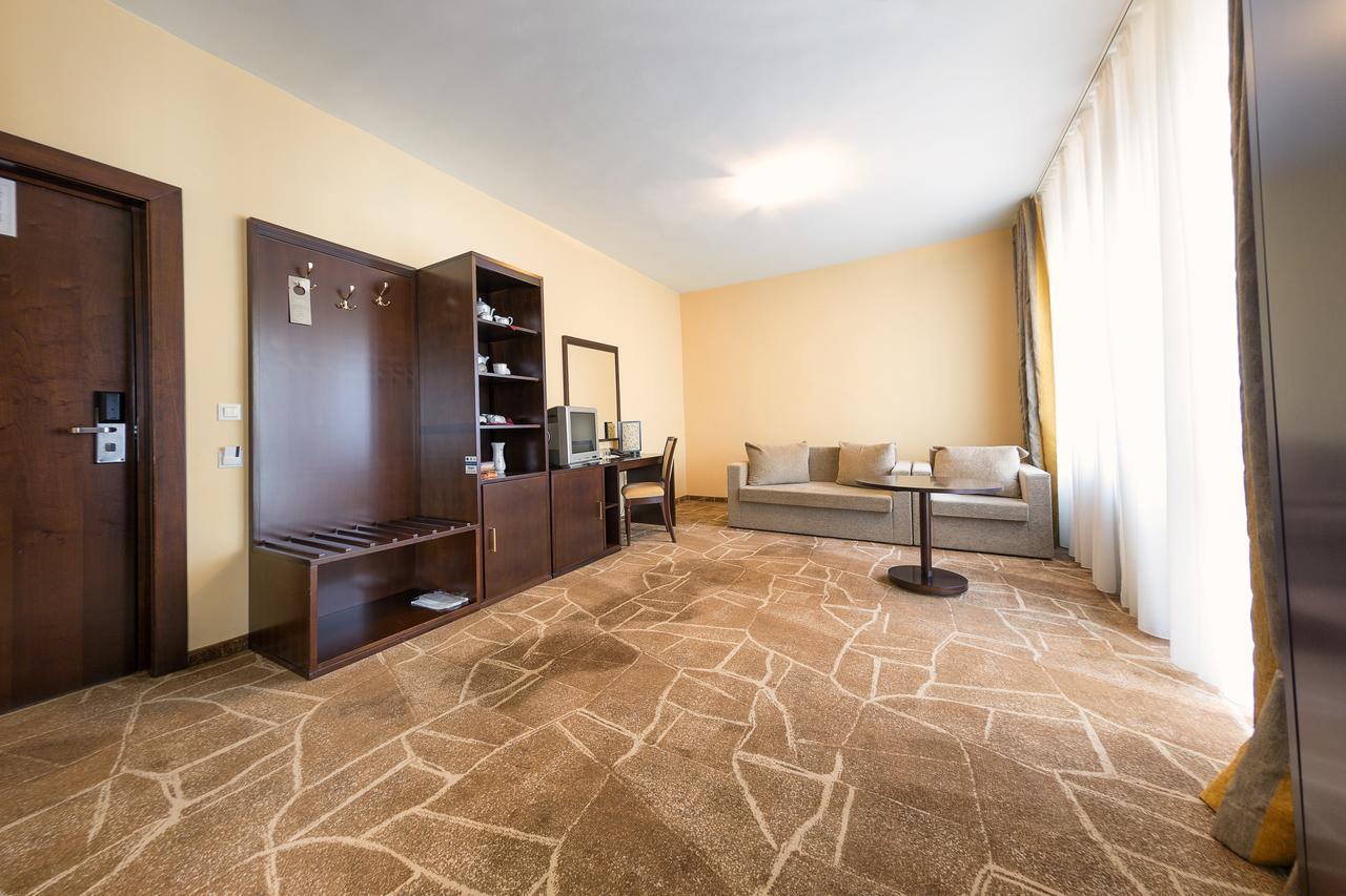 Hotel Parc Алба-Юлия Экстерьер фото