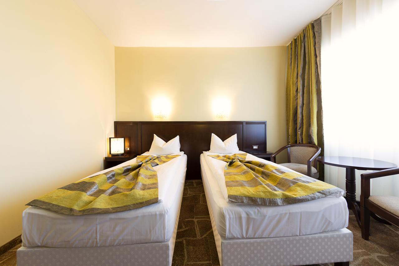 Hotel Parc Алба-Юлия Экстерьер фото